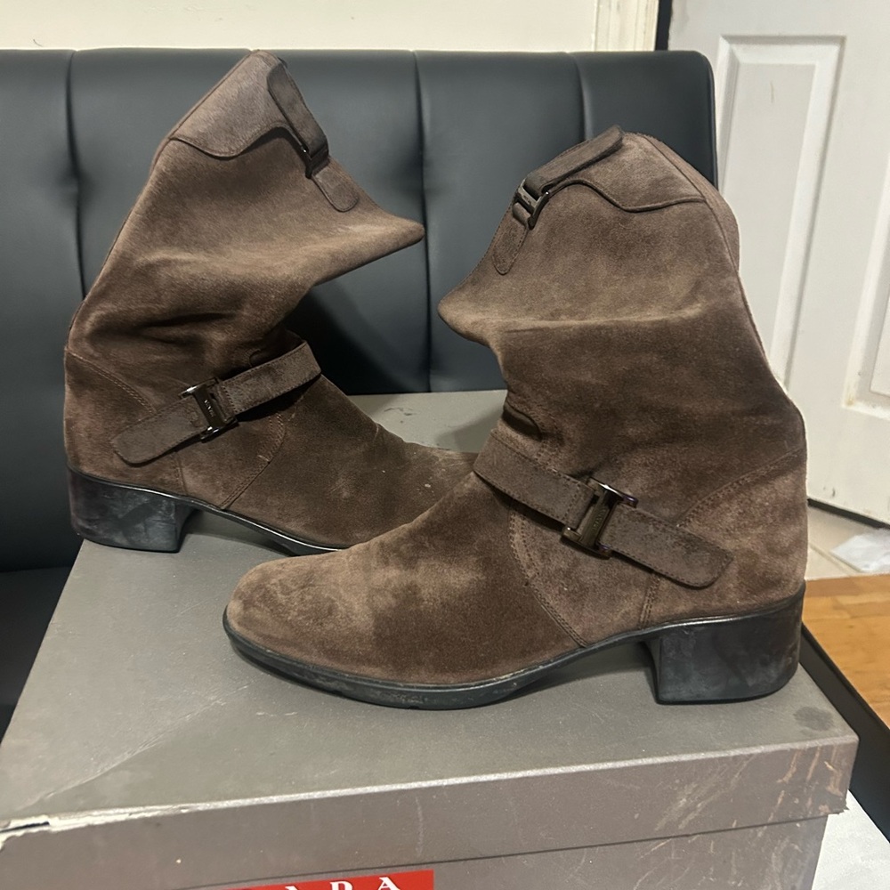 Woman Brown Suede Boots - Picture 10 of 15